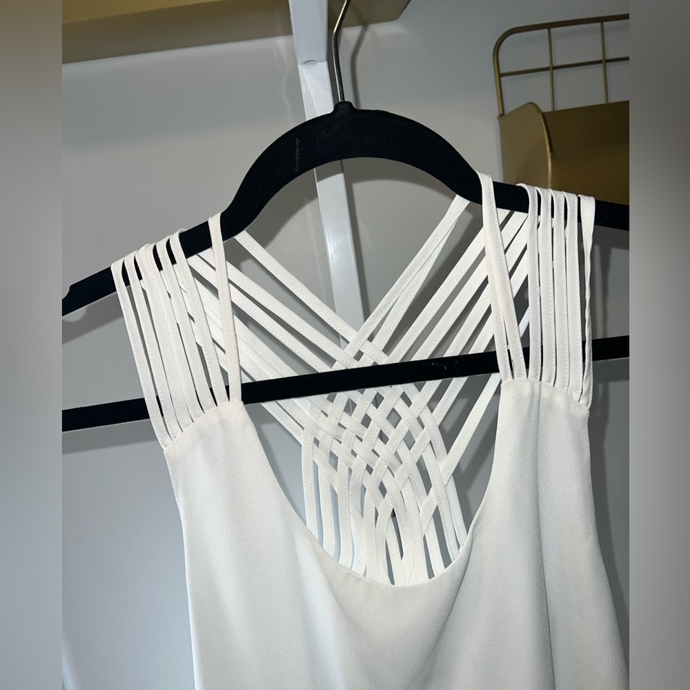 ✨3 for $10✨ Size Small Oddi White Sleeveless Top